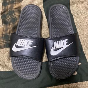 Nike slides Size 9